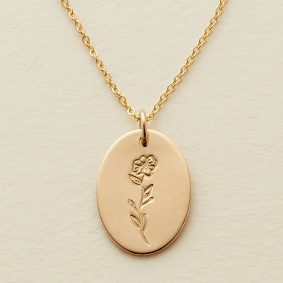 Bohemian Floral Family Engraved Pendant Necklace - Picture 8 of 16